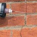 Закладення тріщин у стінах: покрокова інструкція
